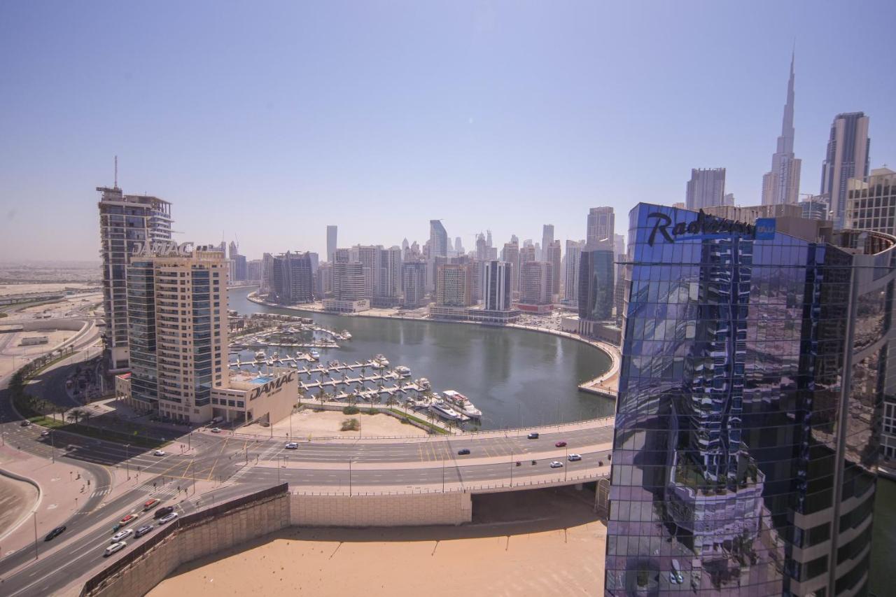 Elegant 2Br View With Rooftop Pool The Bay 두바이 외부 사진