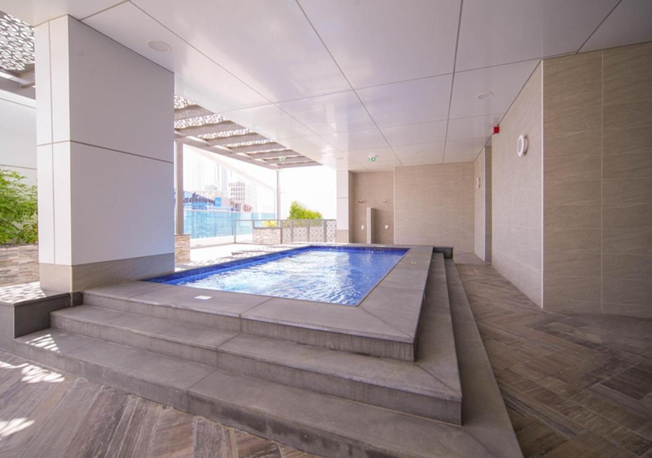 Elegant 2Br View With Rooftop Pool The Bay 두바이 외부 사진