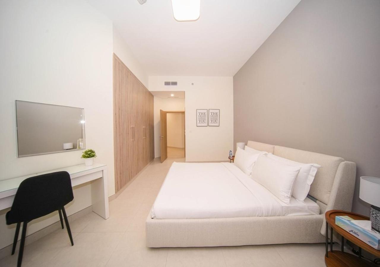 Elegant 2Br View With Rooftop Pool The Bay 두바이 외부 사진