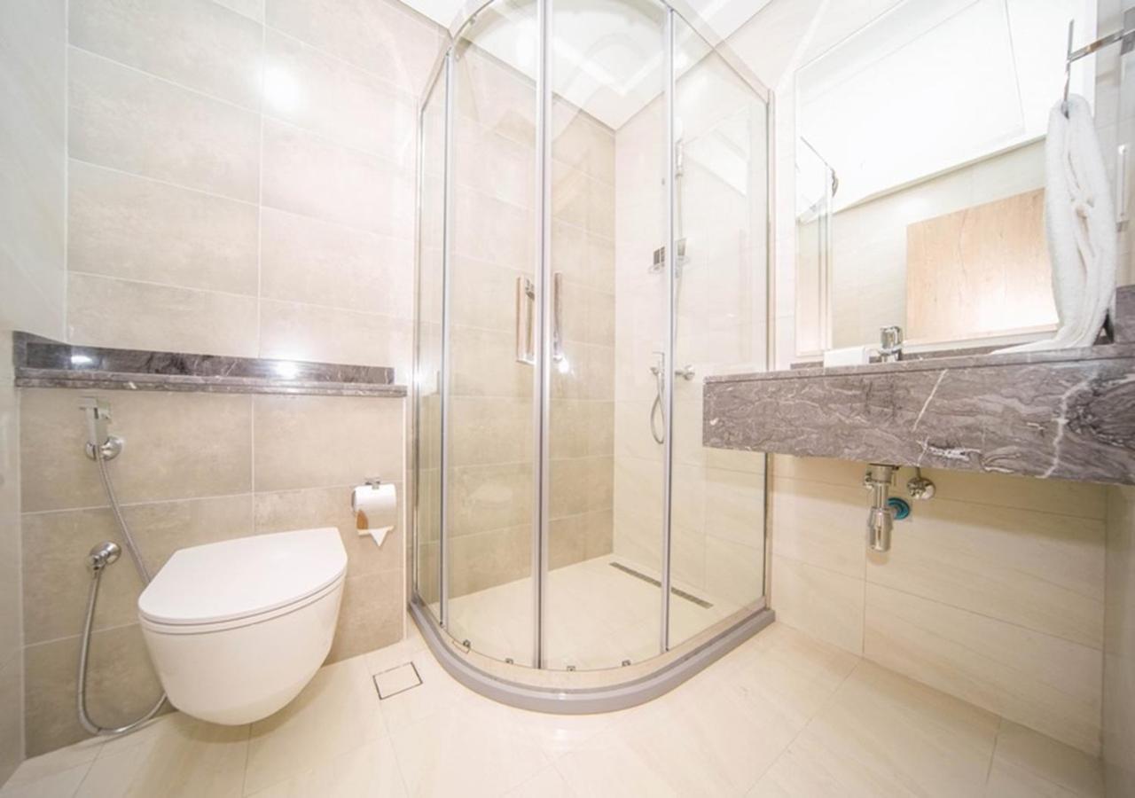 Elegant 2Br View With Rooftop Pool The Bay 두바이 외부 사진