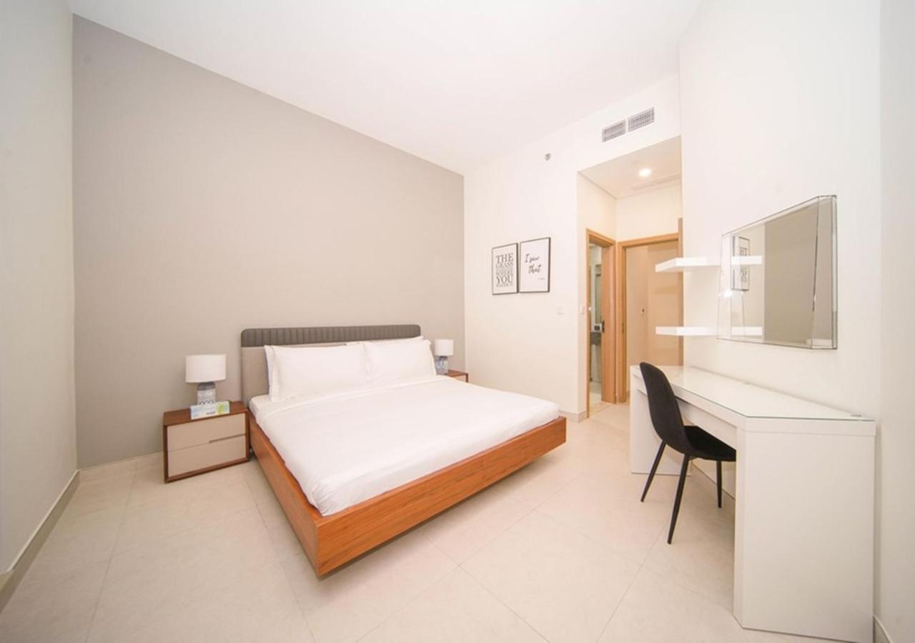 Elegant 2Br View With Rooftop Pool The Bay 두바이 외부 사진